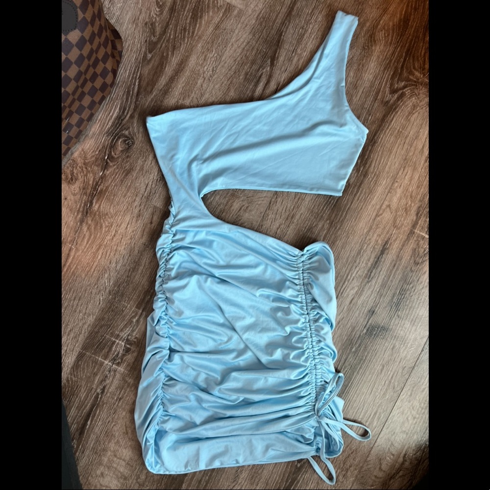 One shoulder dress